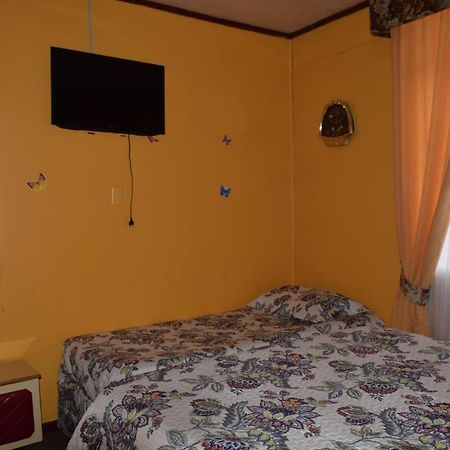 Hostal Torres Del Paine Punta Arenas Exterior photo