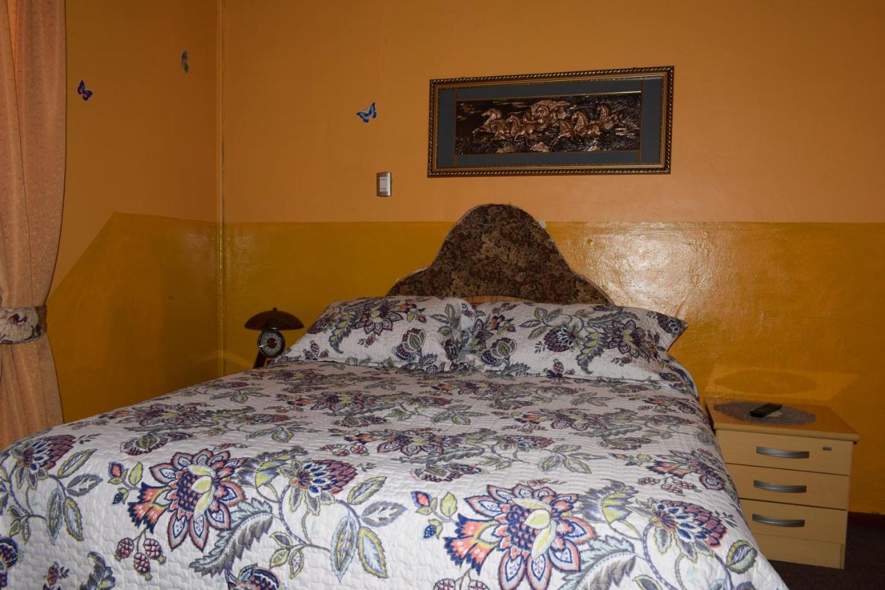 Hostal Torres Del Paine Punta Arenas Exterior photo