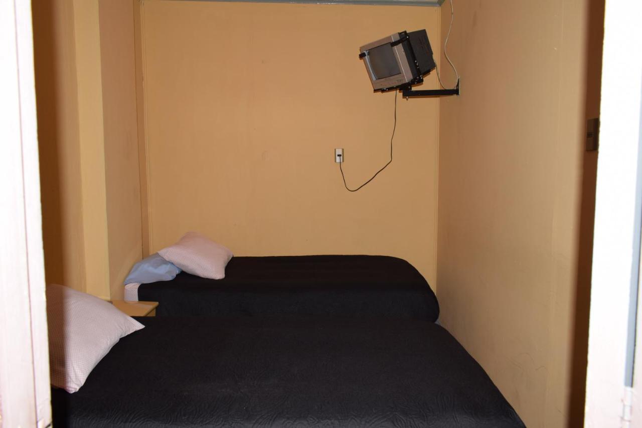 Hostal Torres Del Paine Punta Arenas Exterior photo
