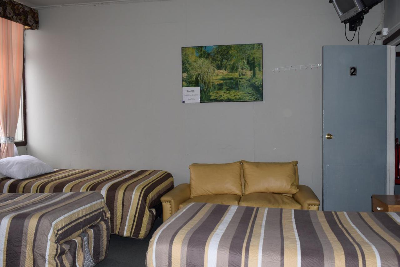 Hostal Torres Del Paine Punta Arenas Exterior photo