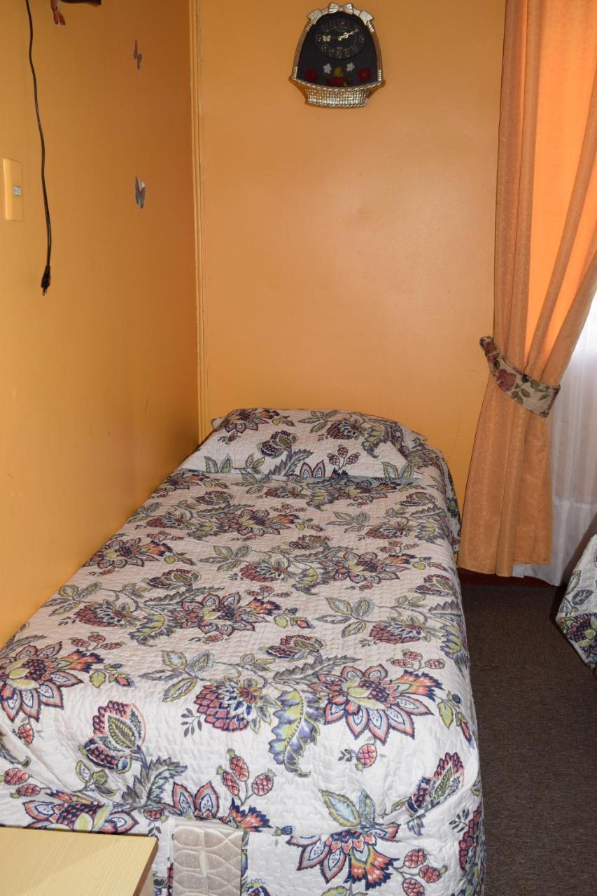 Hostal Torres Del Paine Punta Arenas Exterior photo