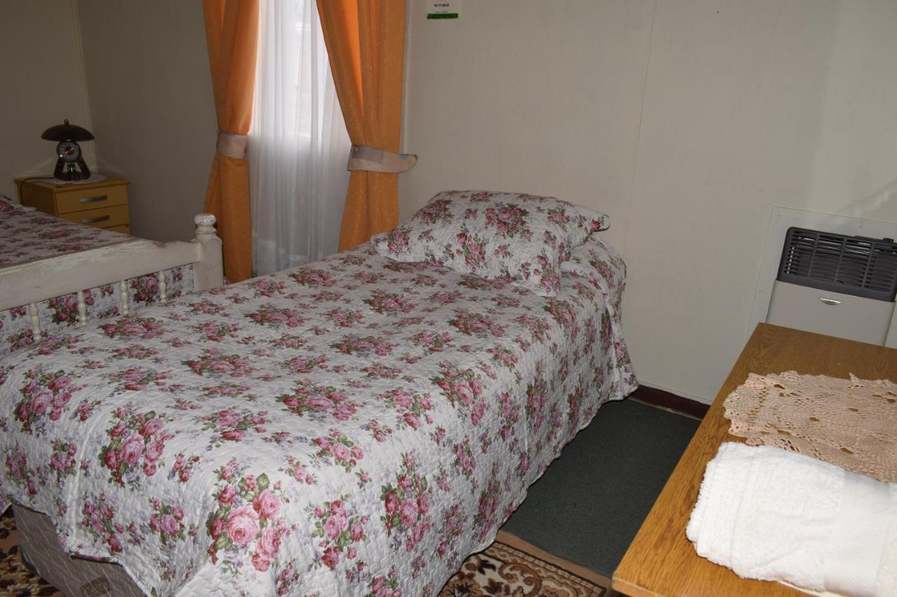 Hostal Torres Del Paine Punta Arenas Exterior photo