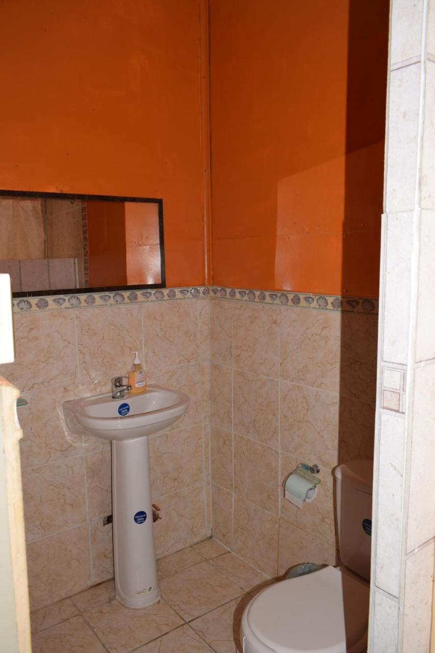 Hostal Torres Del Paine Punta Arenas Exterior photo